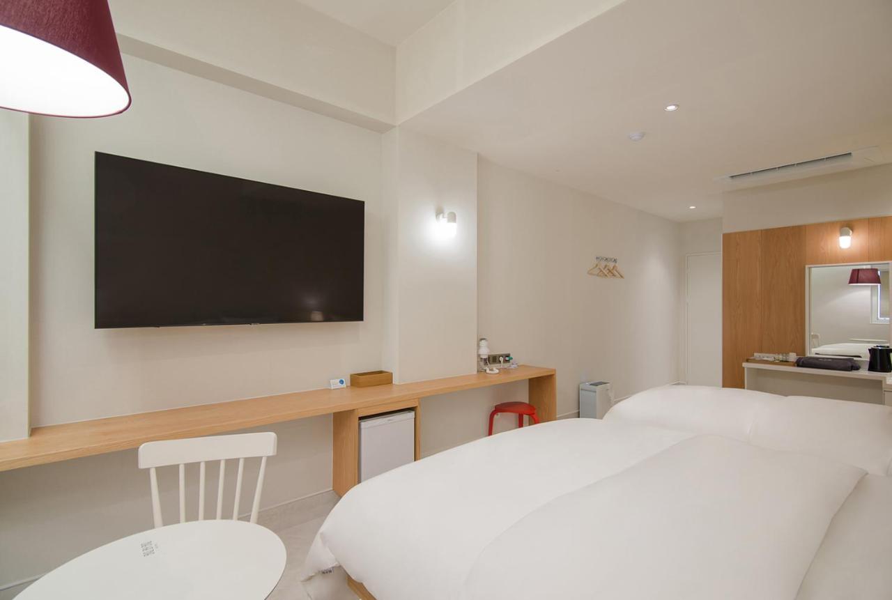 Blo By Blo Hotel Тегу Екстериор снимка