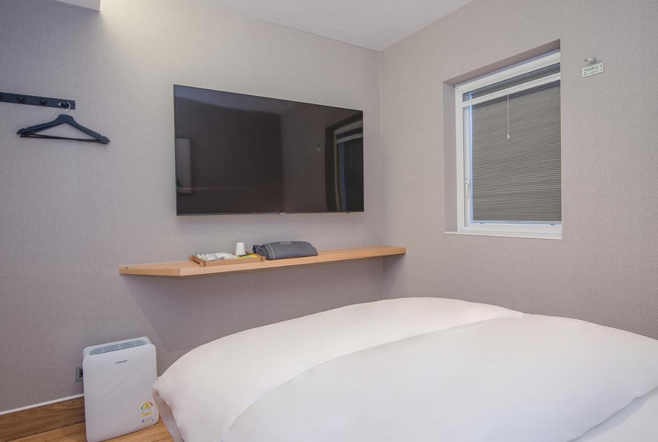 Blo By Blo Hotel Тегу Екстериор снимка